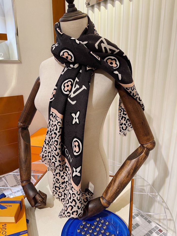 Louis Vuitton Scarf LVC00302