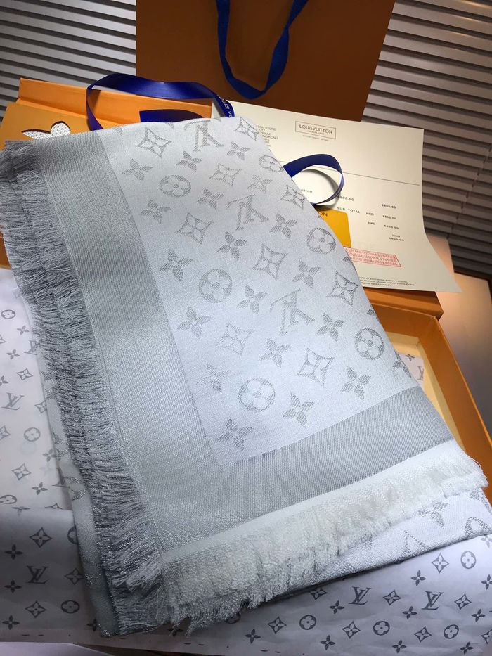 Louis Vuitton Scarf LVC00310