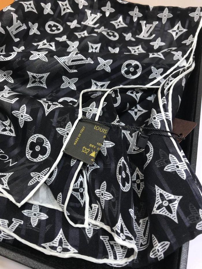 Louis Vuitton Scarf LVC00311