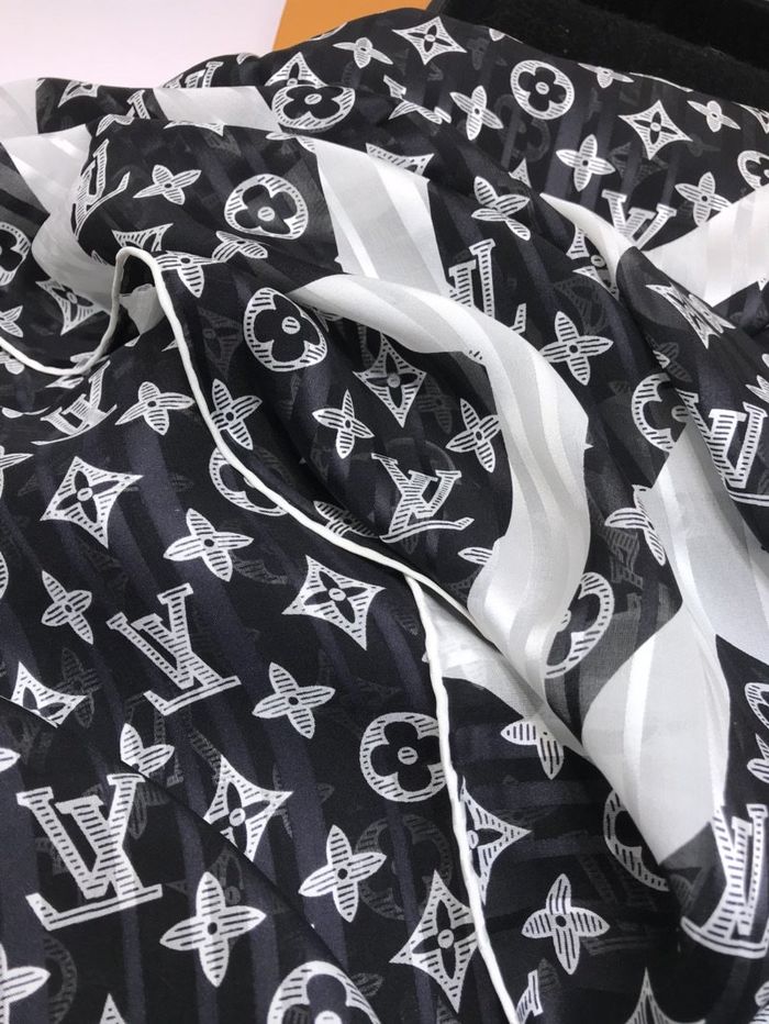 Louis Vuitton Scarf LVC00311