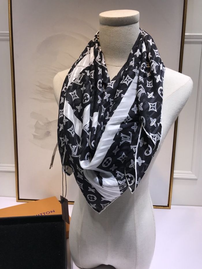 Louis Vuitton Scarf LVC00311