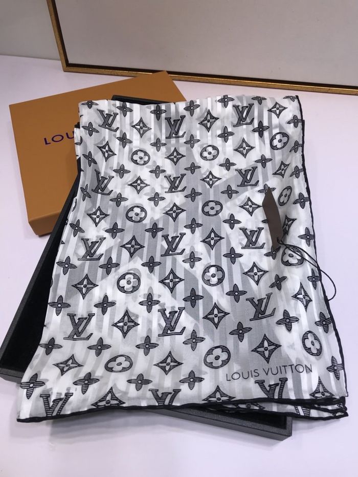 Louis Vuitton Scarf LVC00312