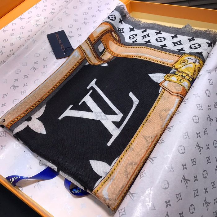 Louis Vuitton Scarf LVC00314