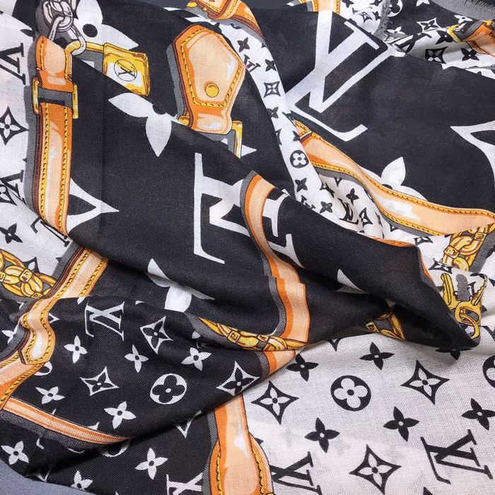 Louis Vuitton Scarf LVC00314