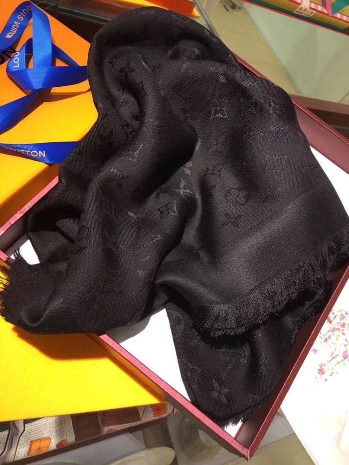 Louis Vuitton Scarf LVC00323