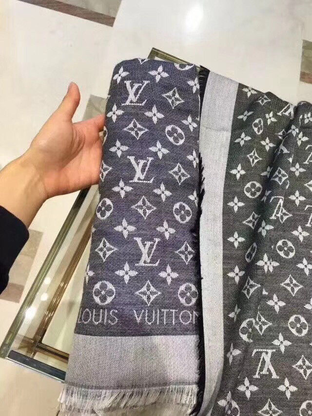 Louis Vuitton Scarf LVC00325