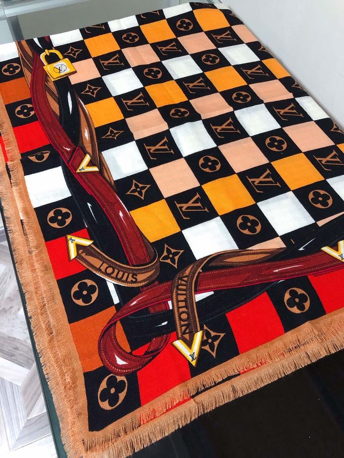 Louis Vuitton Scarf LVC00327