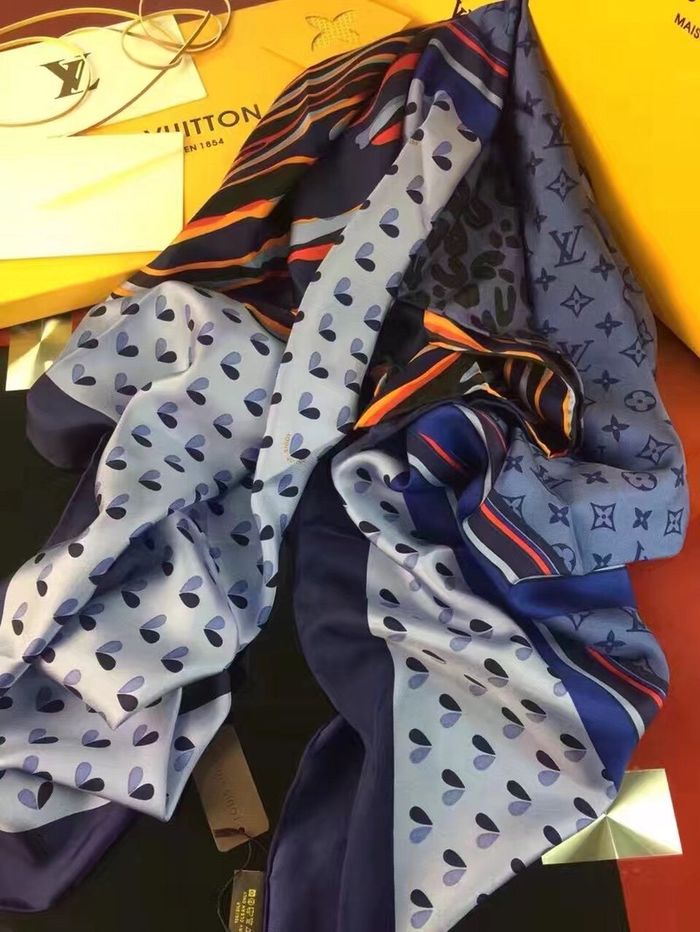 Louis Vuitton Scarf LVC00340