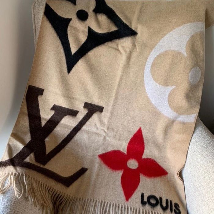 Louis Vuitton Scarf LVC00350