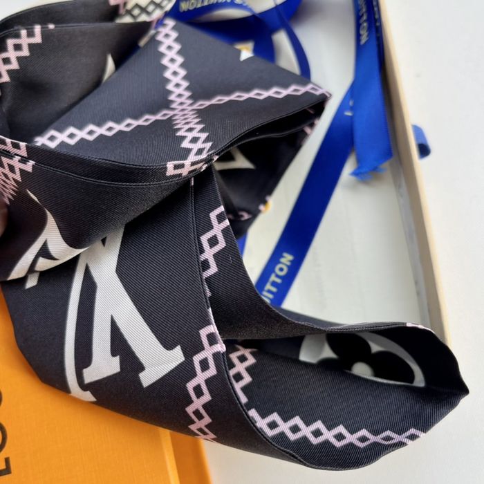 Louis Vuitton Scarf LVC00363