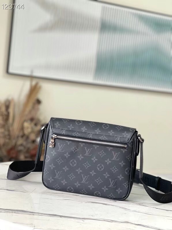 Louis Vuitton DISTRICT PM M46255