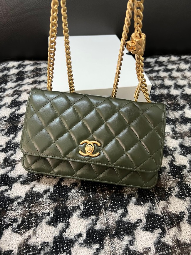 Chanel WALLET ON CHAIN Lambskin & Gold-Tone Metal AP3043 green