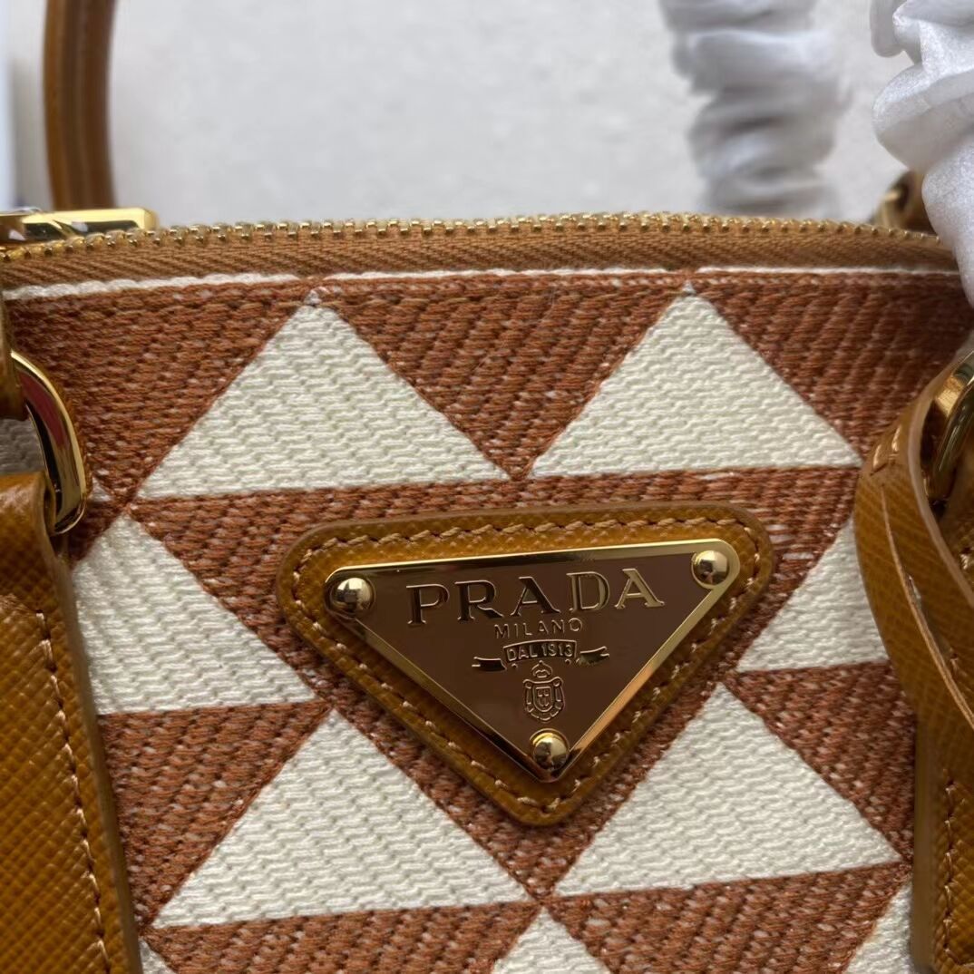 Prada leather tote bag 1BE660 white&brown