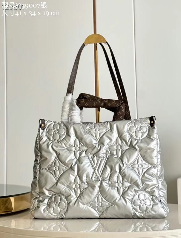 Louis Vuitton ONTHEGO GM M21053 Silver