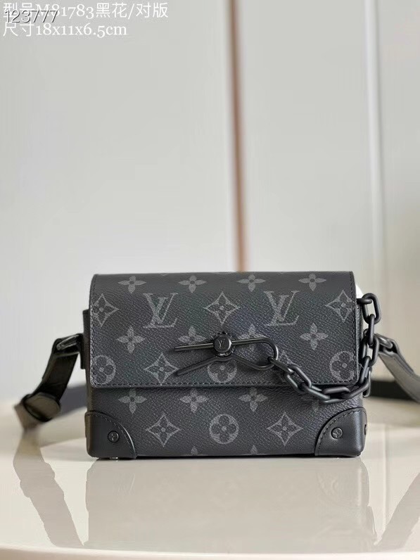 Louis Vuitton STEAMER WEARABLE WALLET M81783 black