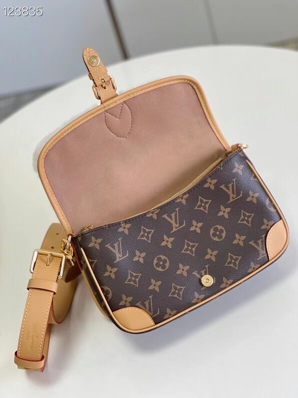 Louis Vuitton DIANE M46317