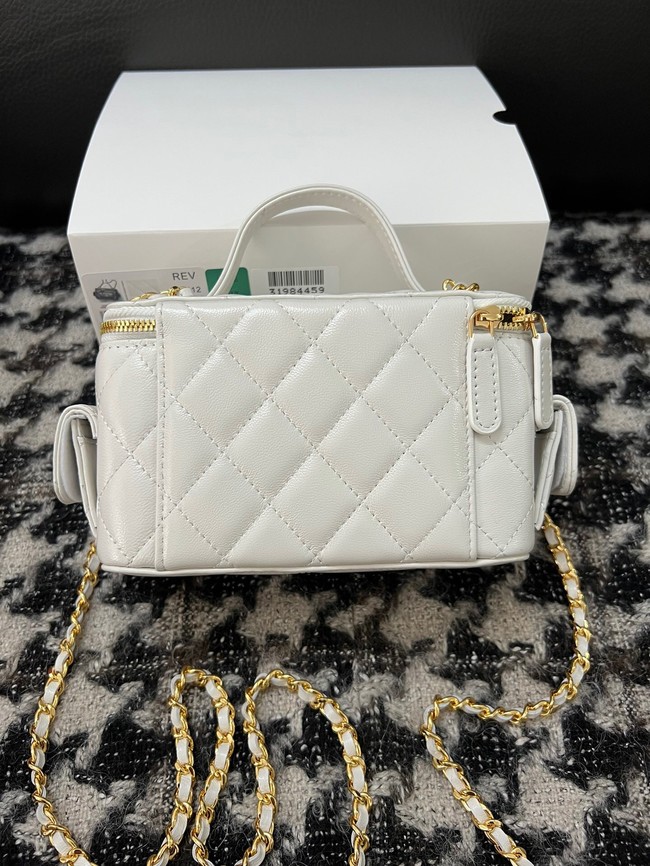 CHANEL VANITY WITH CHAIN 68112 white