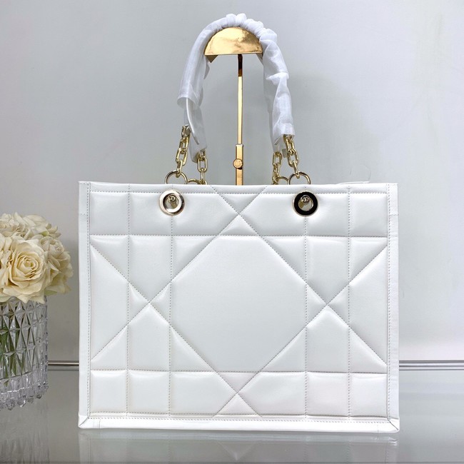 MEDIUM DIOR ESSENTIAL TOTE BAG Calfskin M8721 WHITE