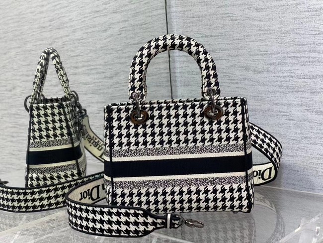 DIOR LADY D-LITE BAG Black and White Houndstooth Embroidery M0566BRE-4