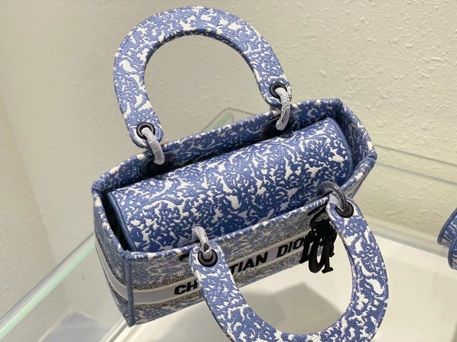 MEDIUM LADY D-LITE BAG Blue Dior Brocart Denim-Effect Embroidery M0565