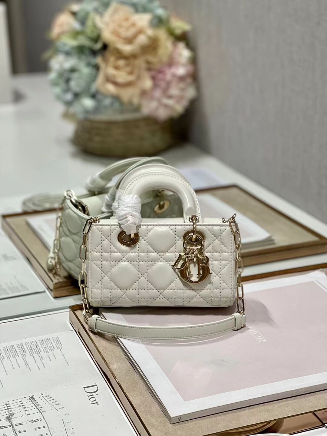 MINI DIOR LADY D-JOY BAG Cannage Lambskin M0540ONG white