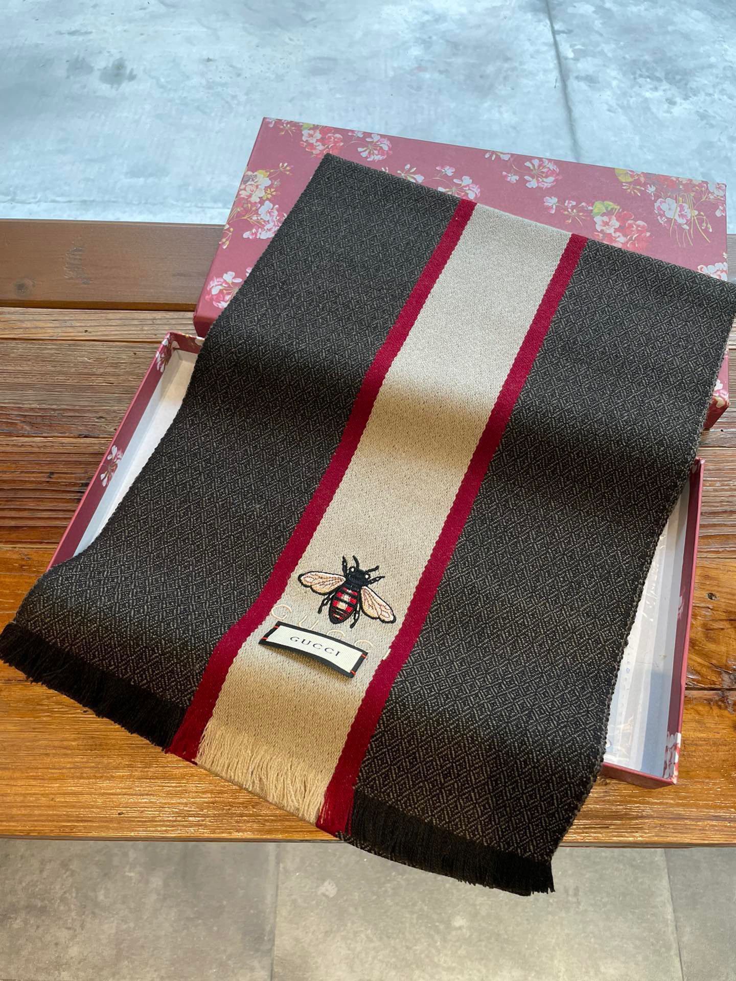 Gucci Scarf GG2357