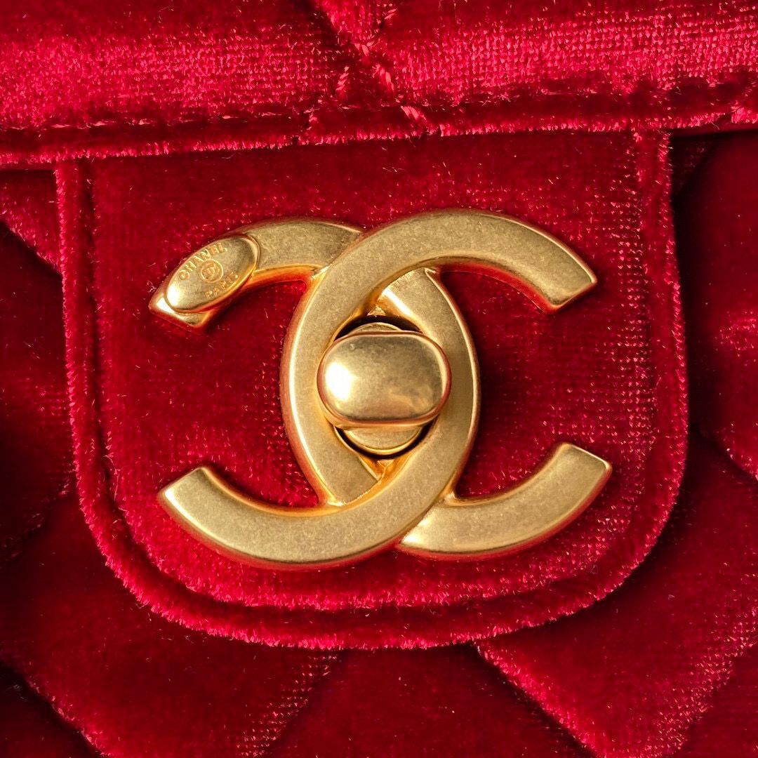 Chanel 22 FLAP BAG Velvet & Gold-Tone Metal AS3432 Red