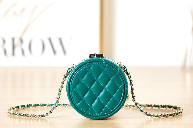 CHANEL CLUTCH WITH CHAIN AP3074 Green & White