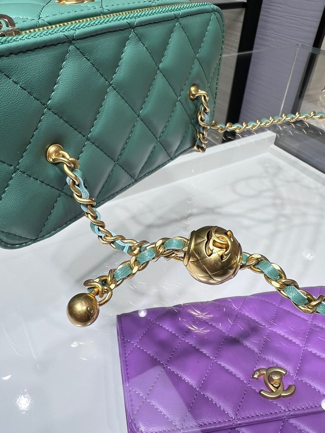 CHANEL VANITY WITH CHAIN 68106 green