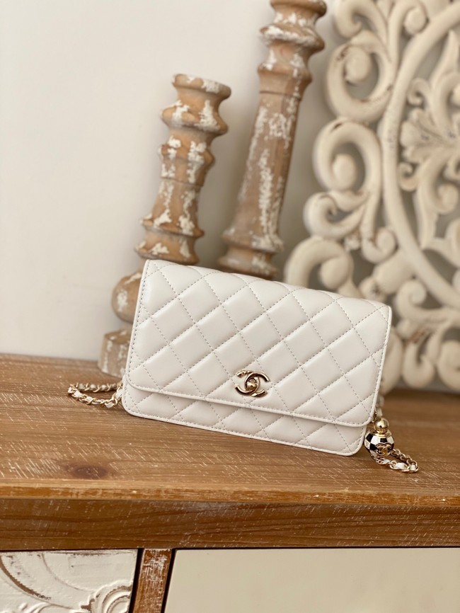 CHANEL WALLET ON CHAIN AP1450 white