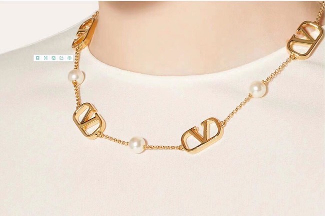 Valentino Necklace CE9903