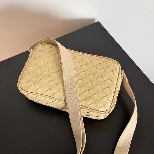 Bottega Veneta camera bag A66655 apricot