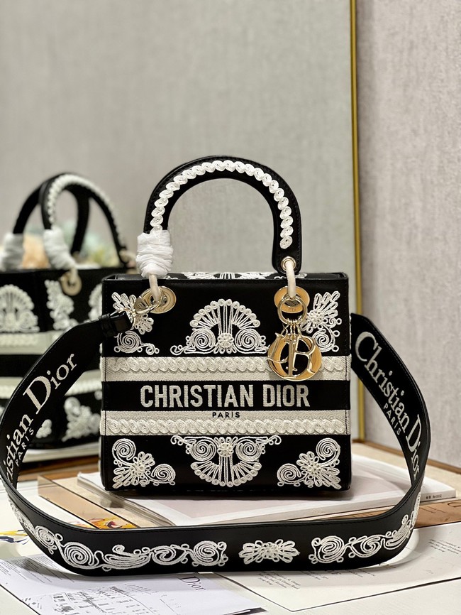 DIOR MEDIUM LADY D-LITE BAG Black and White Ornamental Cornely-Effect Embroidery M0565O