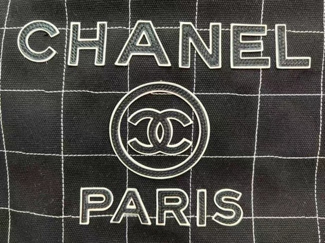 Chanel LARGE SHOPPING BAG Wool Tweed & Gold-Tone Metal A66941 Black