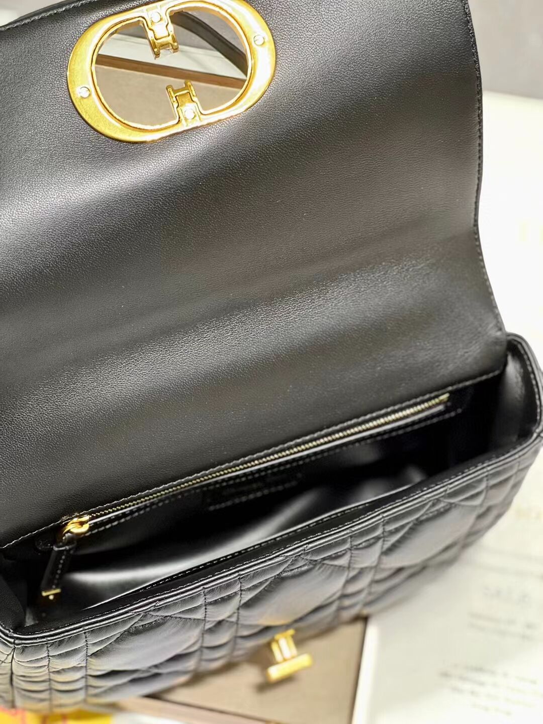 MEDIUM DIOR CARO BAG Supple Cannage Calfskin M9242U black&gold