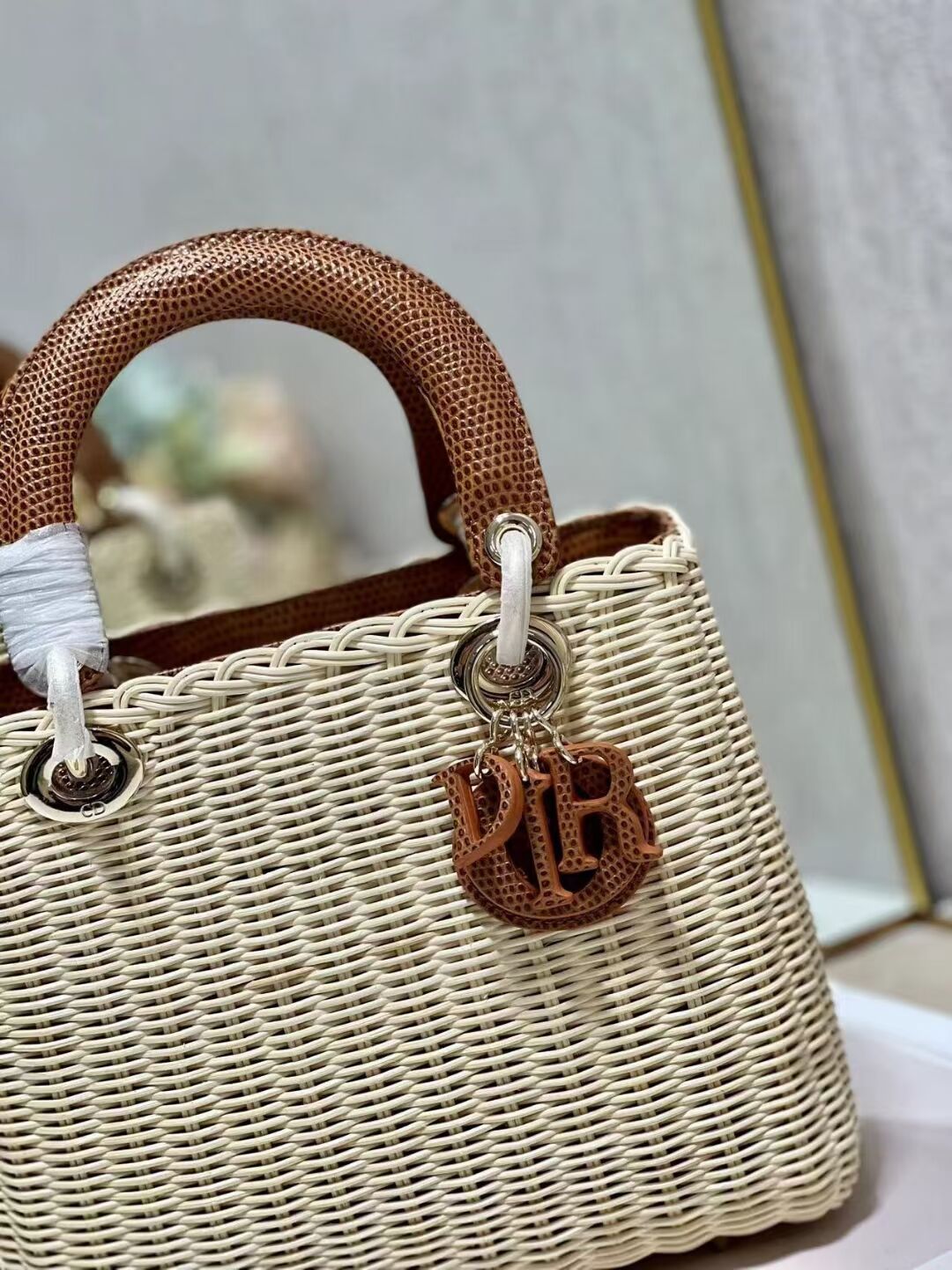 MEDIUM LADY DIOR BAG Natural Wicker and Brown Lizard skin M0565