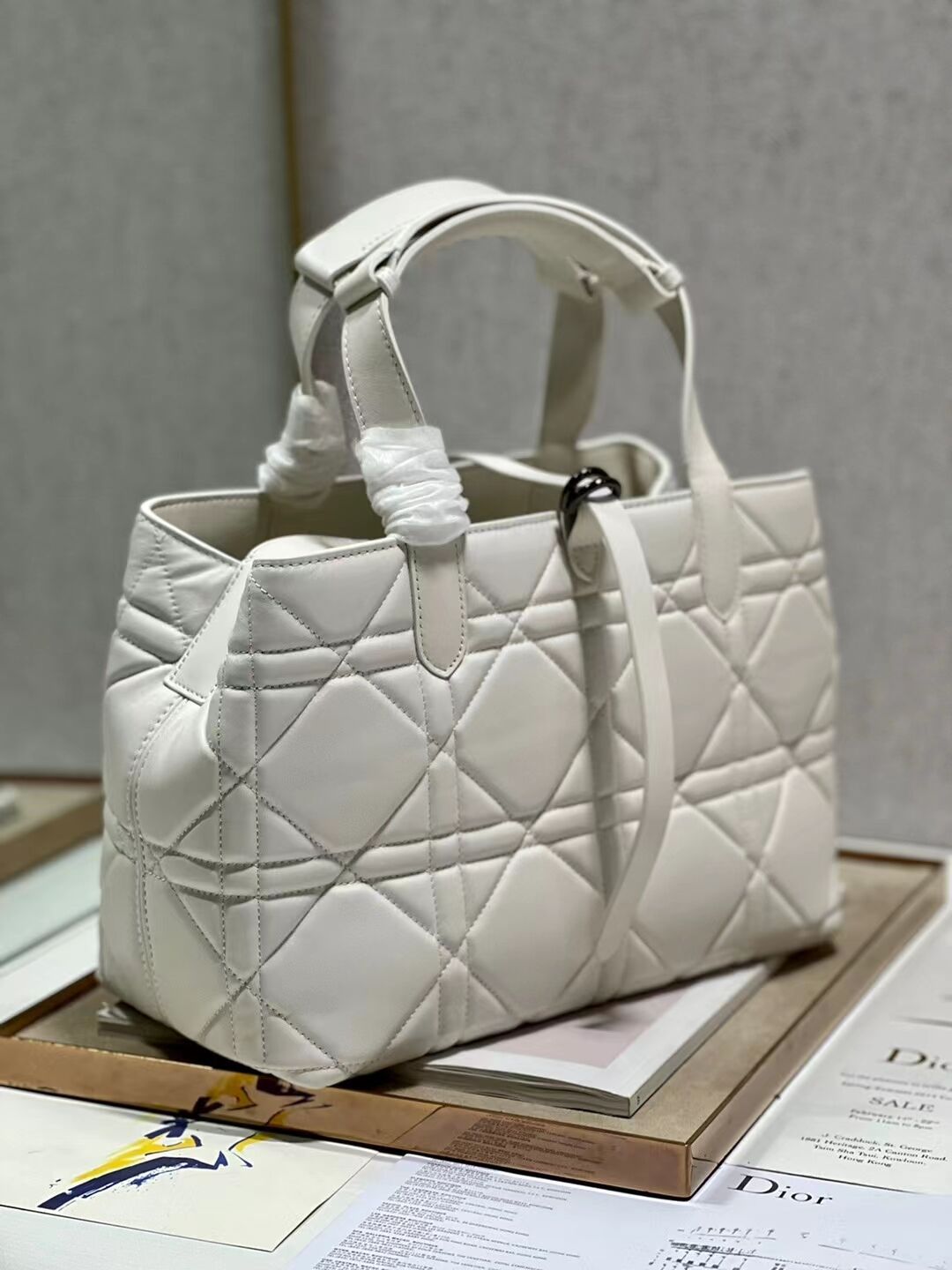 DIOR TOP HANDLE MEDIUM BAG Latte Cannage Lambskin C0089 WHITE&BLACK