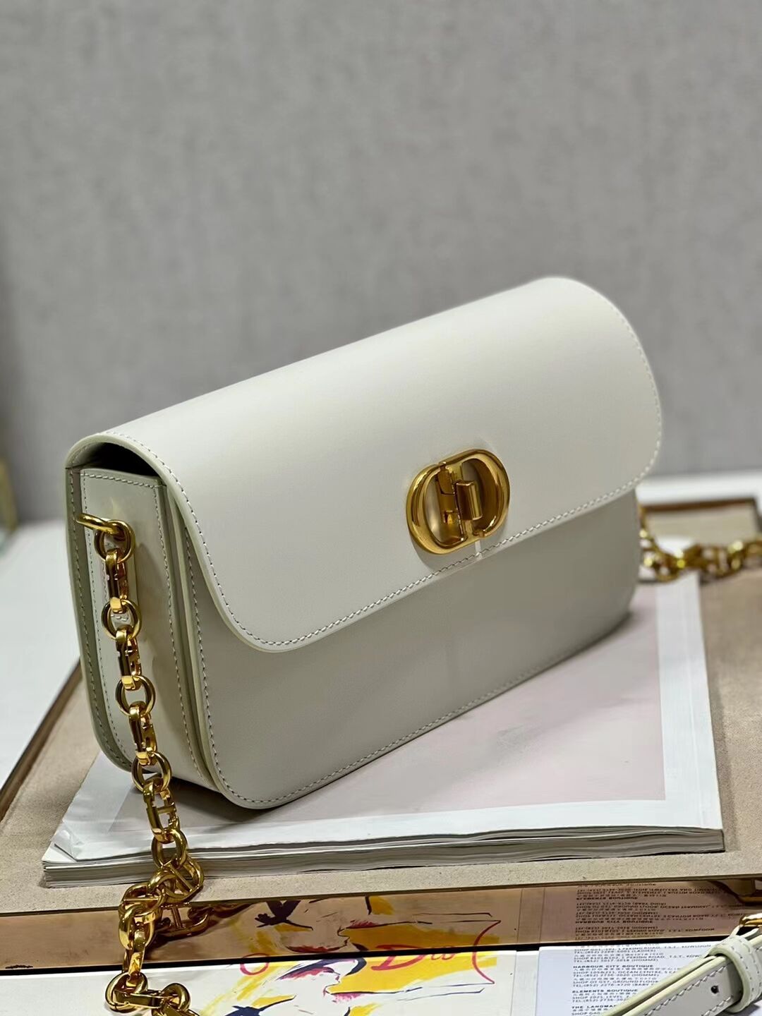 Dior 30 MONTAIGNE AVENUE BAG Dusty Box Calfskin M9260 Ivory