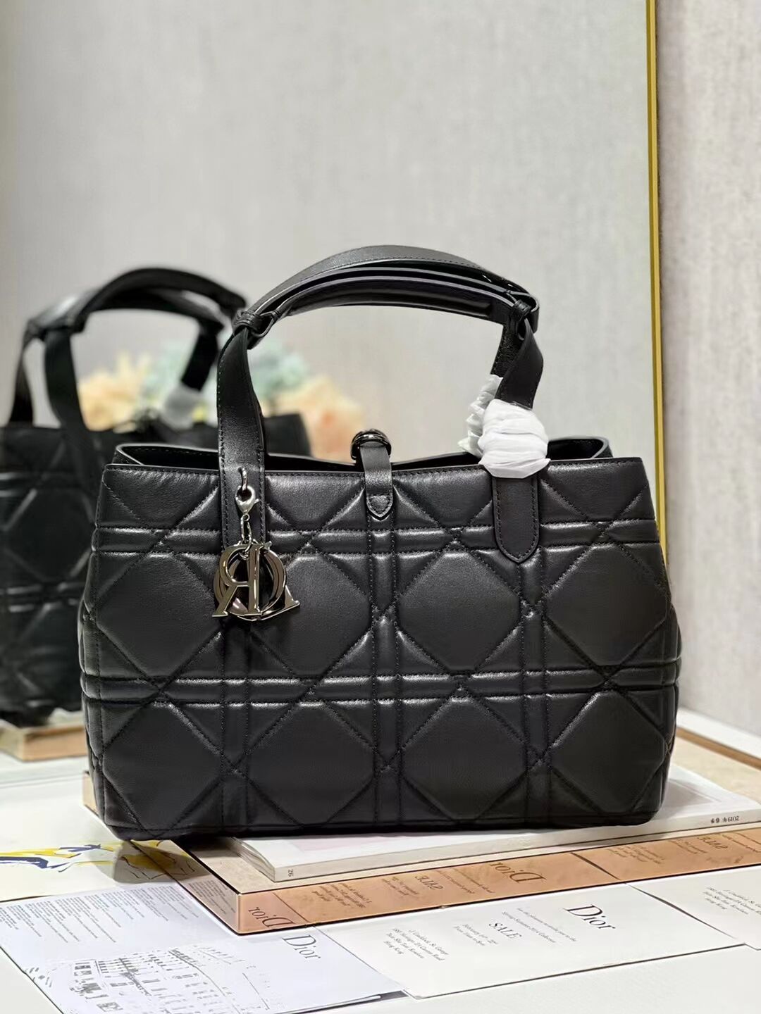 LADY DIOR TOP HANDLE MEDIUM BAG Latte Cannage Lambskin C0089 BLACK&BLACK