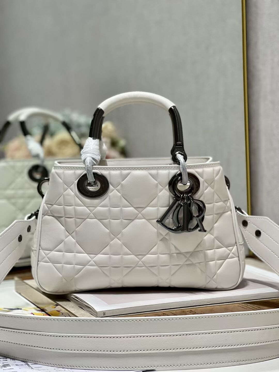 LADY DIOR TOP HANDLE MEDIUM BAG Latte Cannage Lambskin C9227 WHITE&BLACK