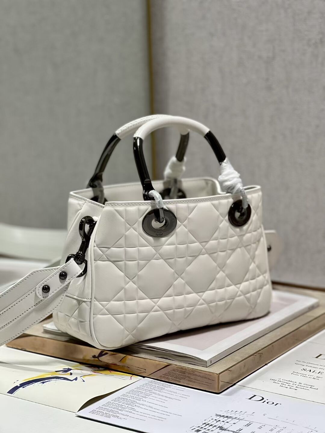 LADY DIOR TOP HANDLE MEDIUM BAG Latte Cannage Lambskin C9227 WHITE&BLACK