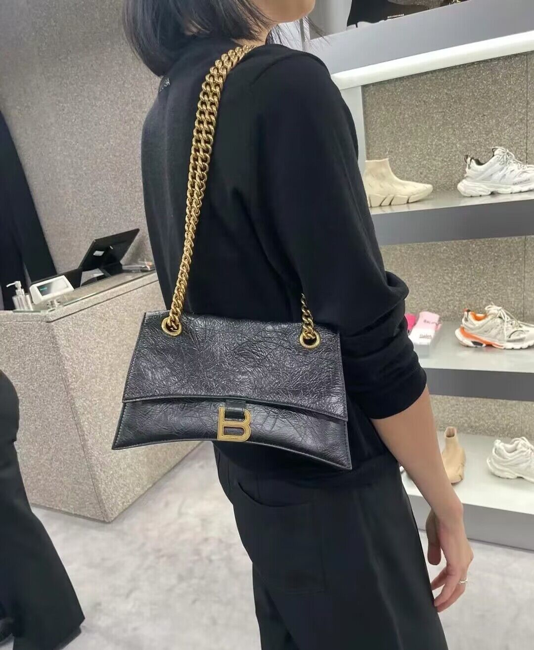 Balenciaga HOURGLASS With Chain Wrinkle 493075 Black