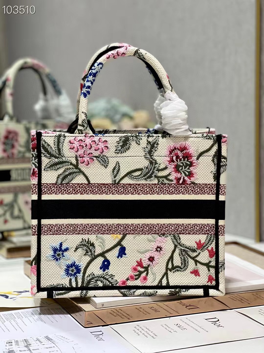 SMALL DIOR BOOK TOTE Natural Multicolor Raffia Embroidered with Dior Petites Fleurs M1265ZC