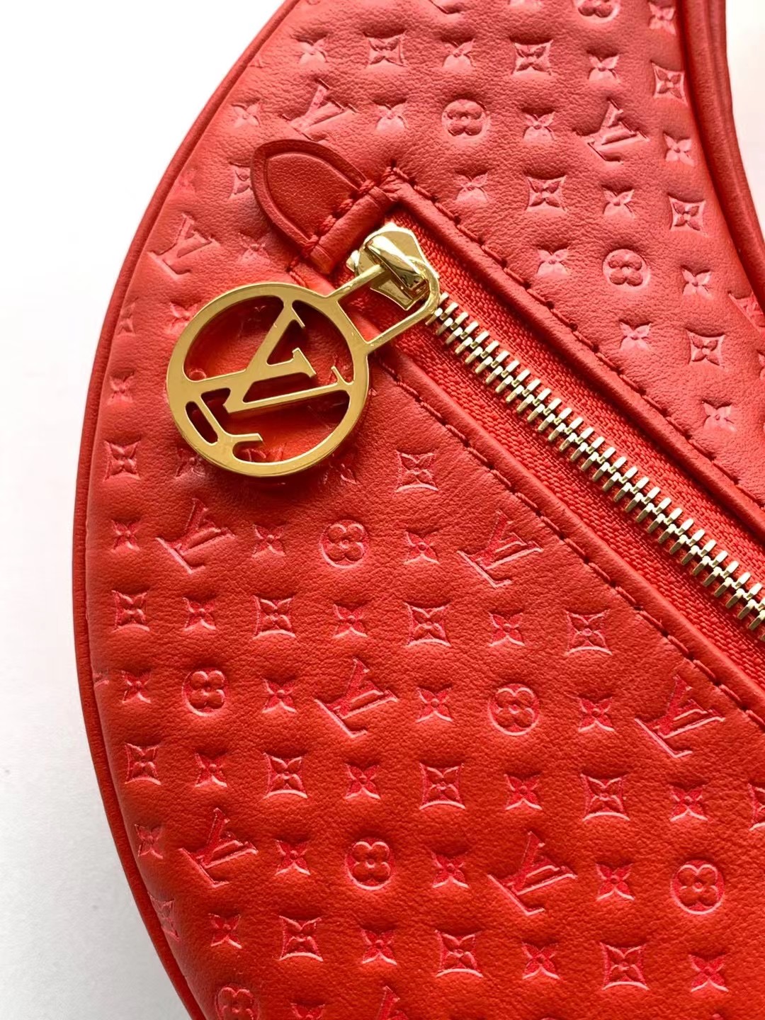 Louis Vuitton Loop M22594 Red