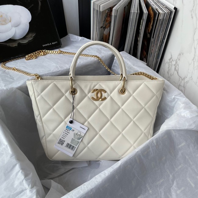 Chanel Lambskin & Gold-Tone Metal Shoulder Bag YO1864 white