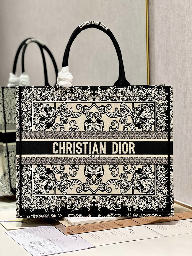 LARGE DIOR BOOK TOTE Dior Brocart Embroidery M1286ZEC