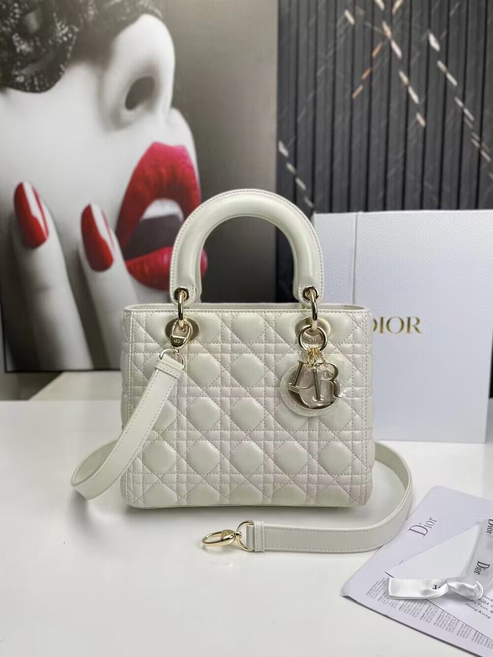 MEDIUM LADY DIOR BAG Cannage Lambskin M0565E off white&gold