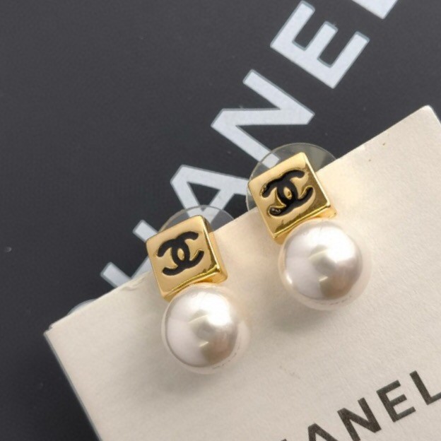 Chanel Earrings CE11347