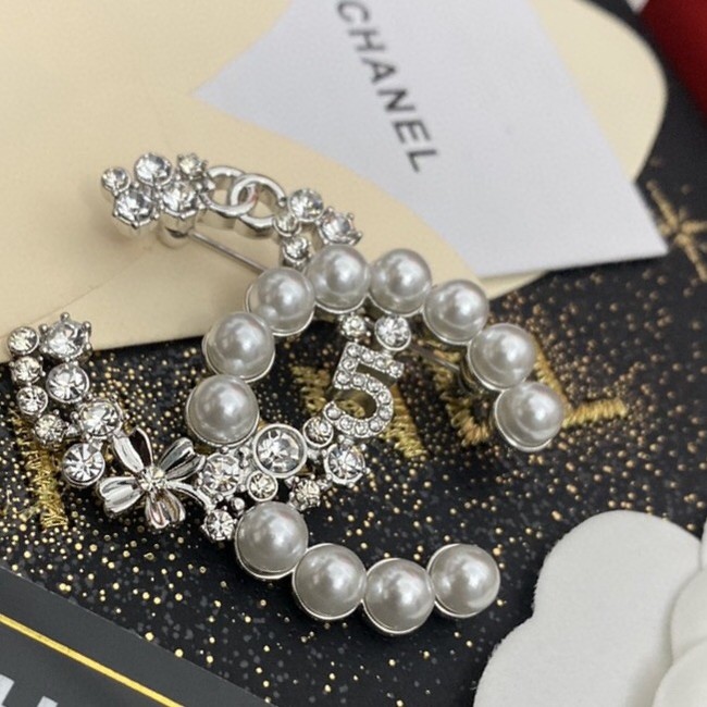 Chanel brooch CE11346