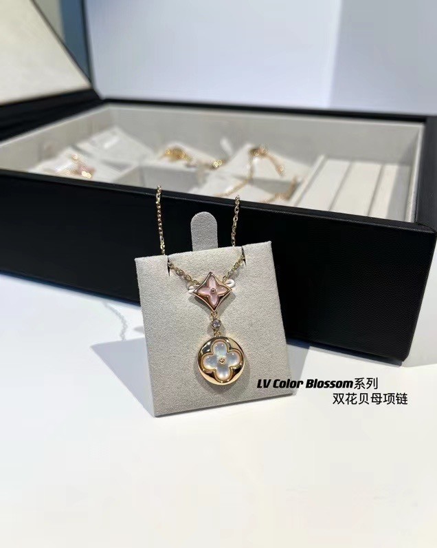 Louis Vuitton Necklace CE11590